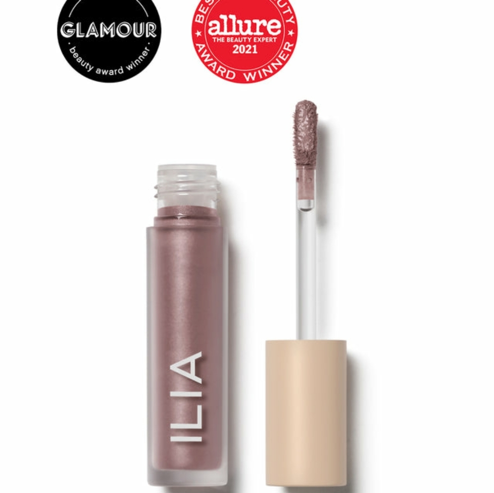 Ilia liquid to powder eyeshadow in DIM